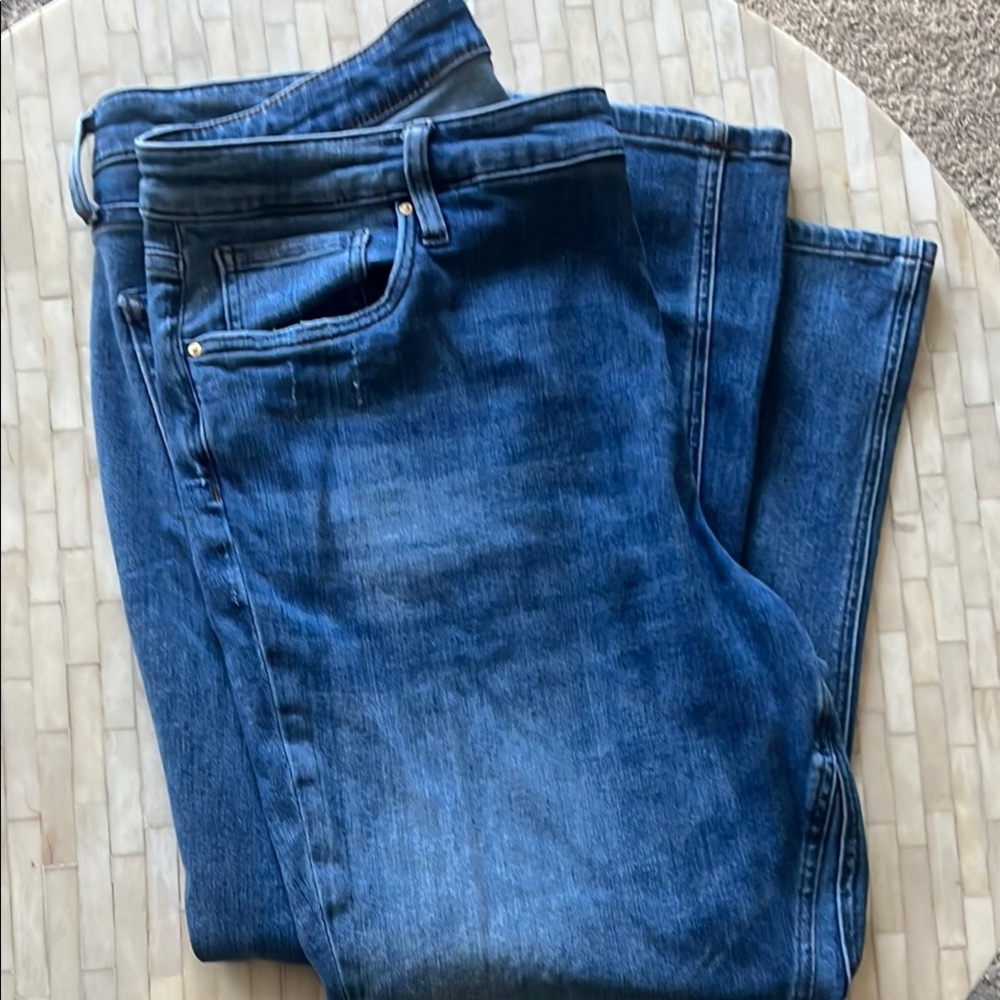 High rise, Ankle Flare Jeans with classic blue wash